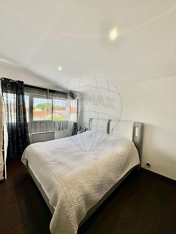 Maison - 180 m² - 5 pièces