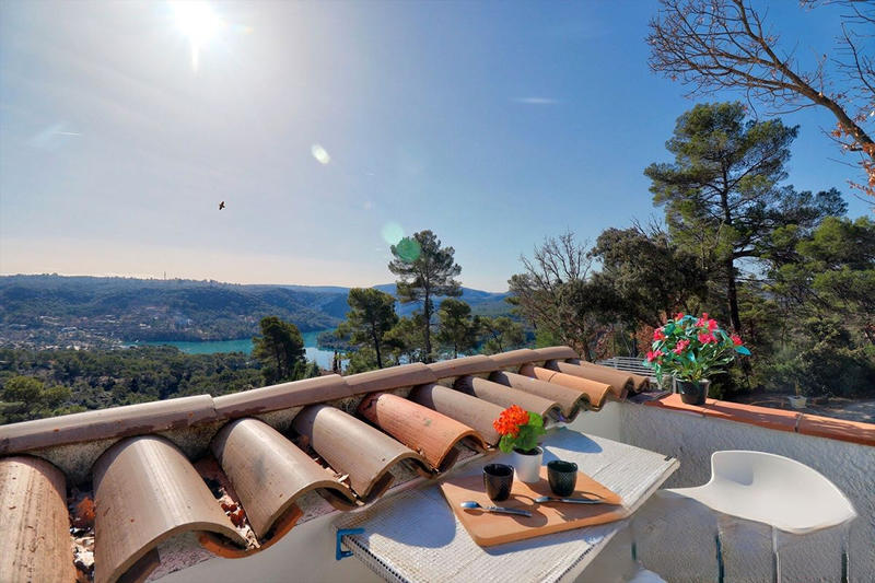 Maison - 230 m² - 10 pièces