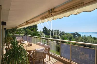 Villa sur toit - 315 m² - 7 pièces