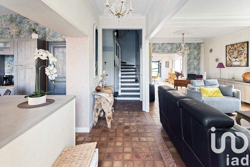 Maison - 210 m² - 7 pièces