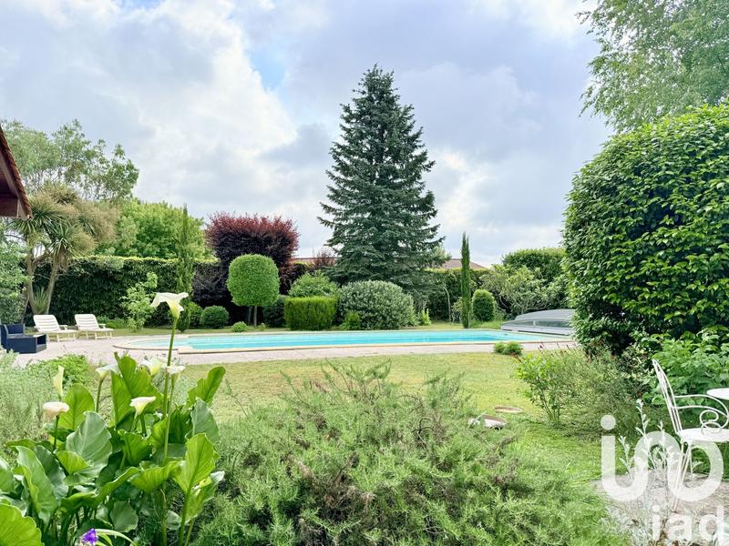 Maison - 206 m² - 7 pièces