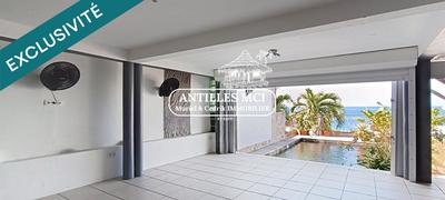 Maison - 214 m² - 8 pièces