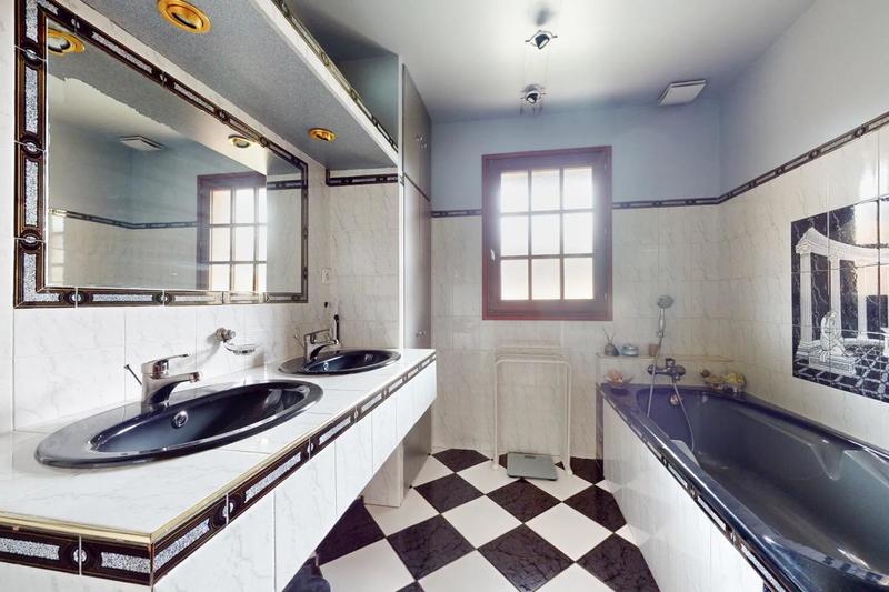 Maison - 119 m² - 7 pièces