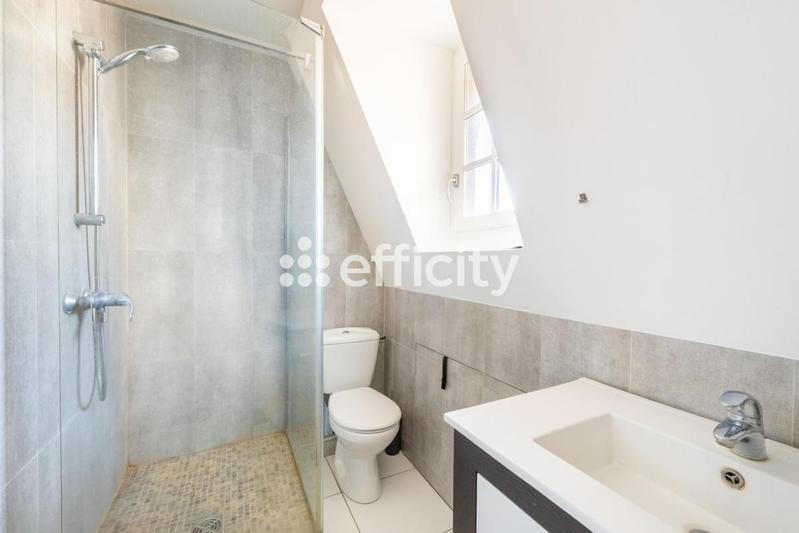 Appartement - 100 m² - 6 pièces