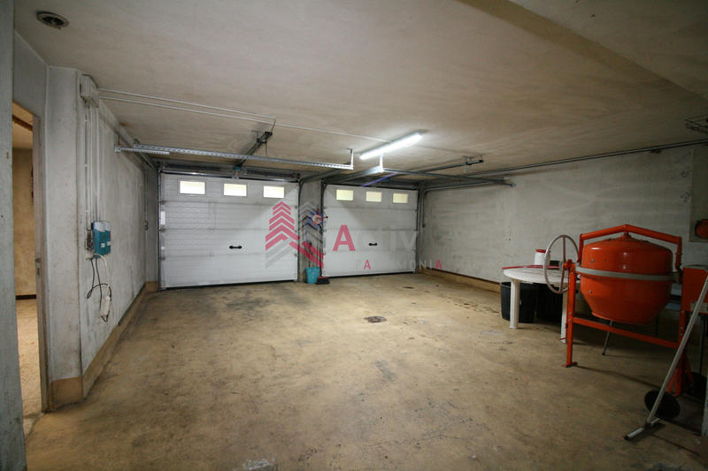 Maison - 209 m² - 9 pièces