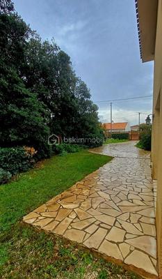 Villa - 260 m² - 8 pièces