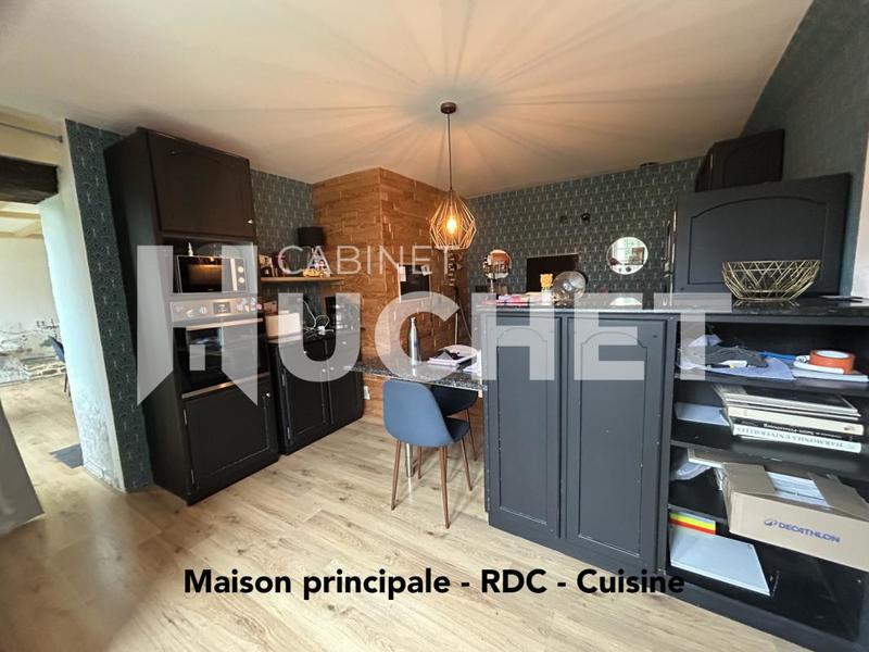 Maison - 644 m² - 15 pièces