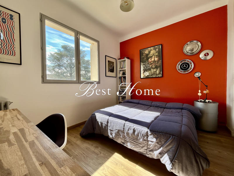 Maison - 230 m² - 9 pièces