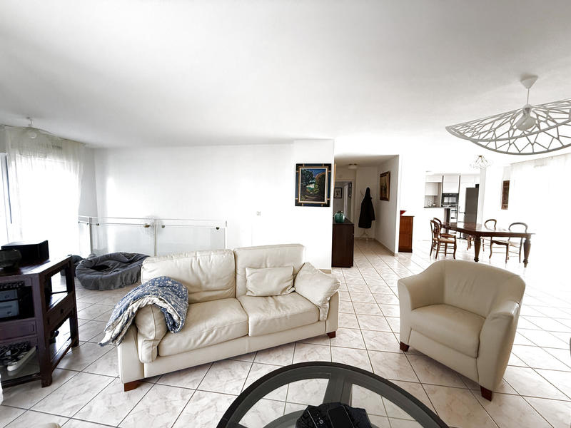 Appartement - 160 m² - 6 pièces