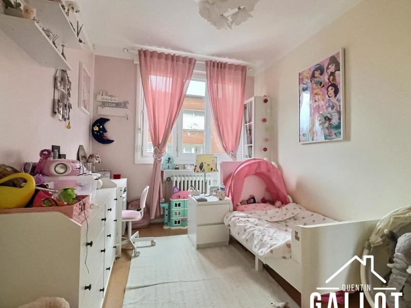 Appartement - 141 m² - 6 pièces