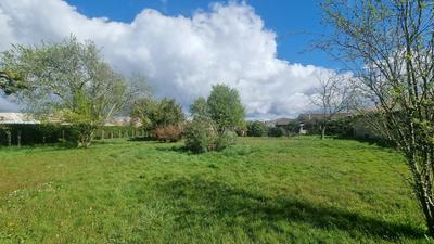 Terrain constructible - 900 m²
