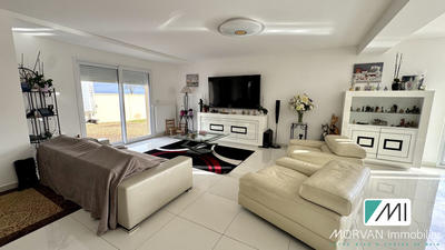 Maison - 228 m² - 8 pièces