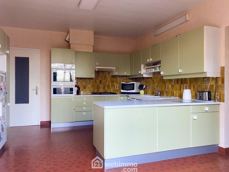 Maison - 350 m² - 14 pièces