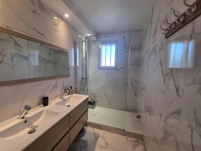 Maison - 92 m² - 5 pièces