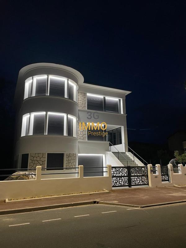 Maison d'architecte - 300 m² - 13 pièces