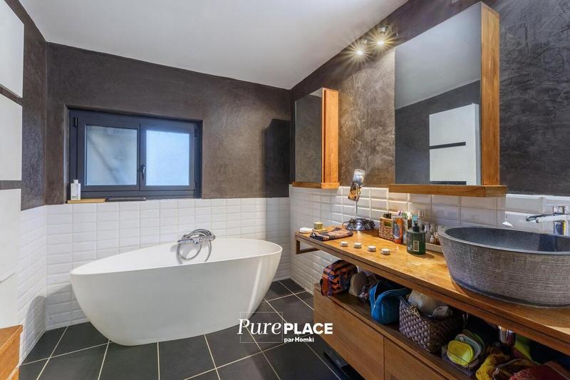 Maison - 350 m² - 10 pièces