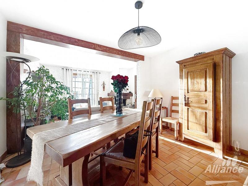 Maison - 96 m² - 6 pièces