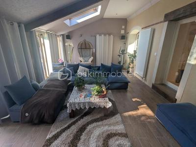 Demeure - 283 m² - 10 pièces