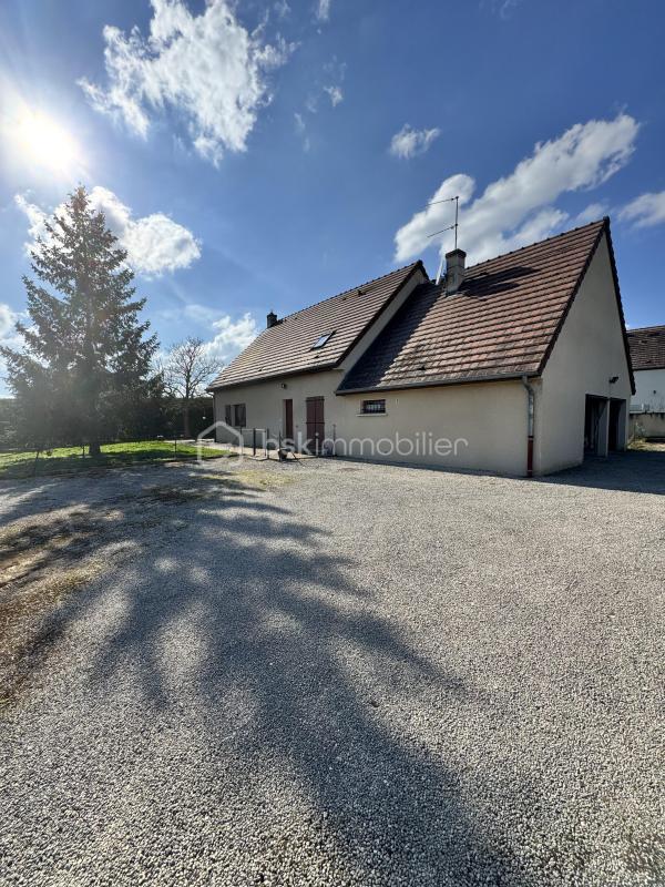 Maison de village - 168 m² - 8 pièces