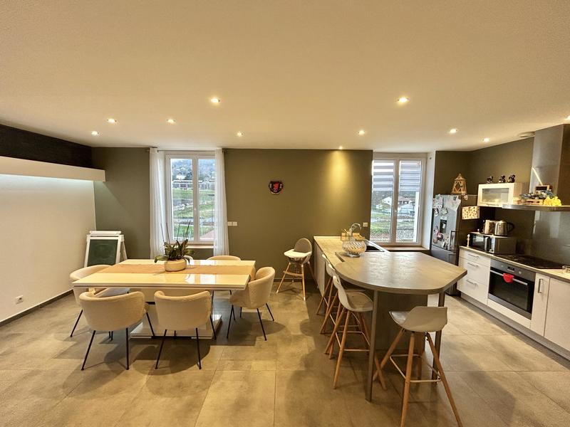 Appartement - 100 m² - 5 pièces