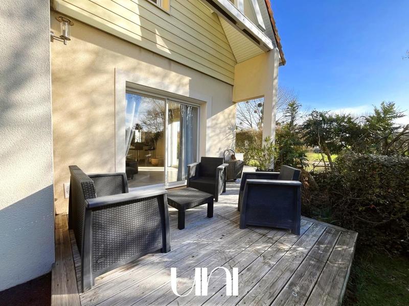 Maison - 185 m² - 7 pièces