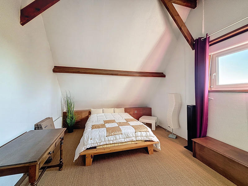 Maison - 240 m² - 8 pièces