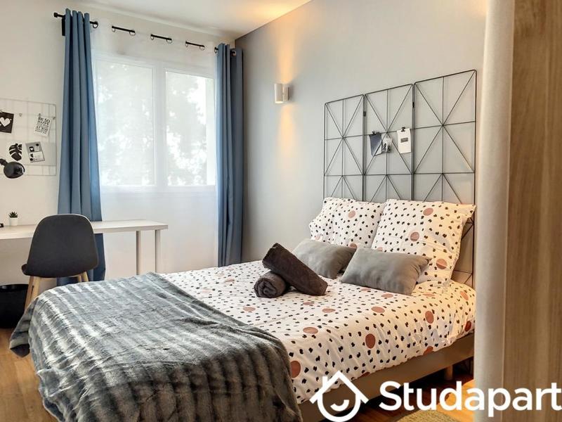 Chambre - 12 m² - 1 pièce