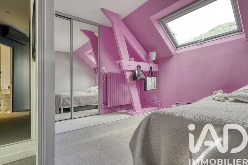 Maison - 250 m² - 8 pièces