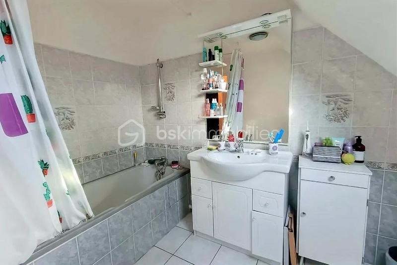 Maison jumelée - 94 m² - 4 pièces