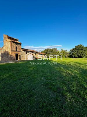 Maison - 375 m² - 7 pièces