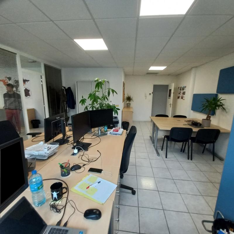 Bureau - 60 m²
