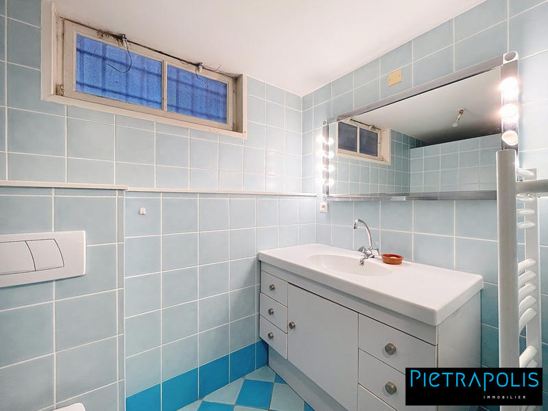 Maison - 245 m² - 10 pièces