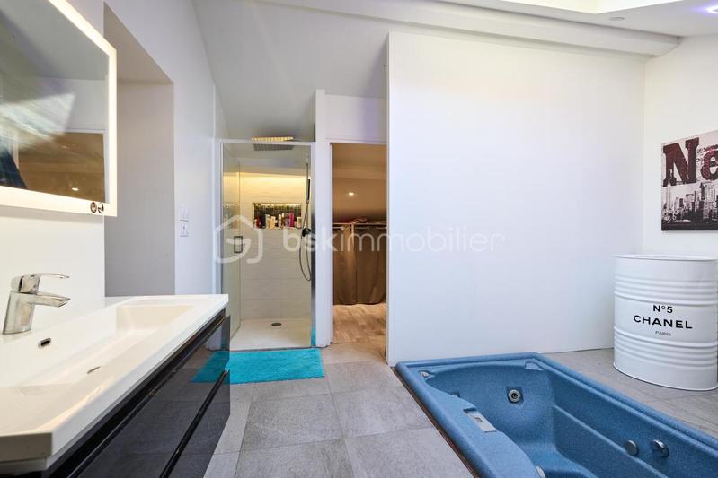 Maison - 178 m² - 6 pièces