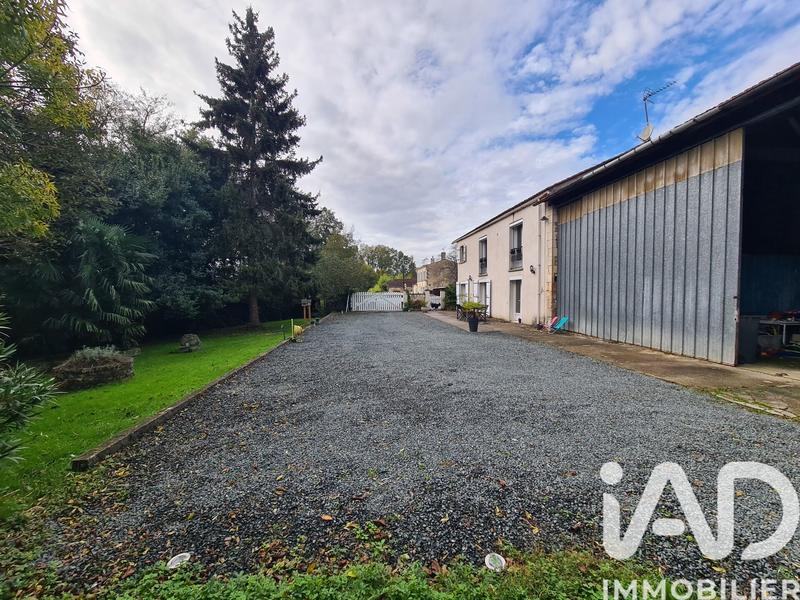 Maison - 202 m² - 7 pièces