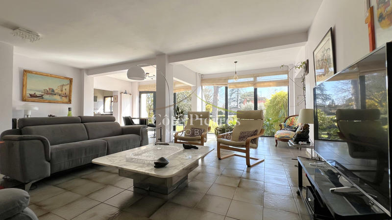 Villa - 200 m² - 4 pièces