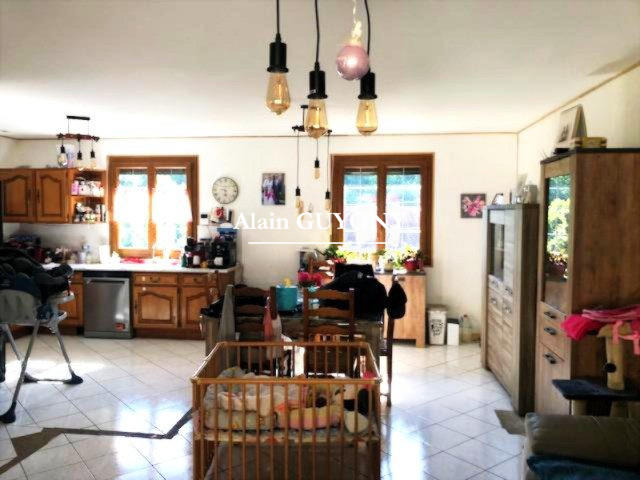 Maison traditionnelle - 96 m² - 5 pièces