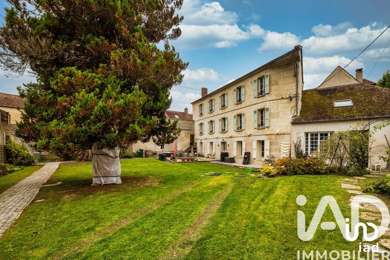 Maison - 280 m² - 13 pièces