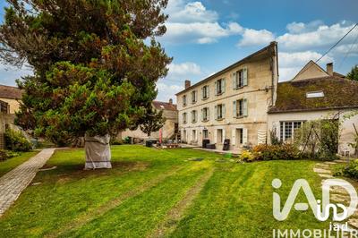 Maison - 280 m² - 13 pièces