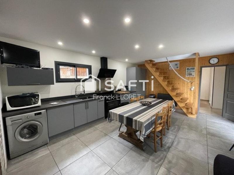 Maison - 300 m² - 11 pièces