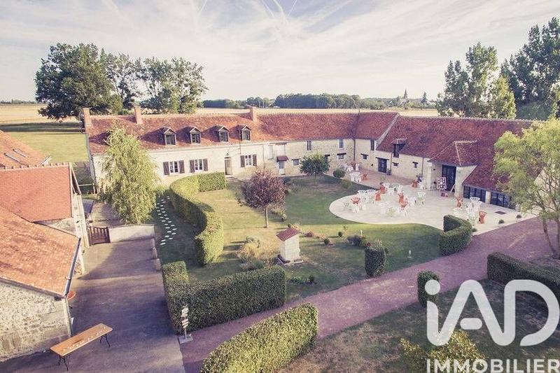 Maison - 561 m² - 35 pièces