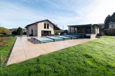 Maison - 234 m² - 5 pièces