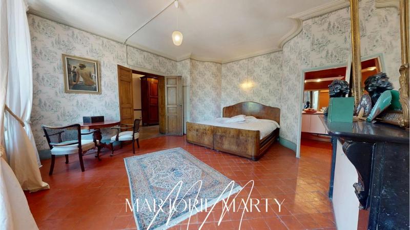 Propriété - 490 m² - 13 pièces