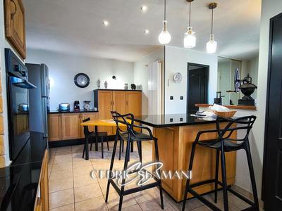 Maison - 195 m² - 7 pièces