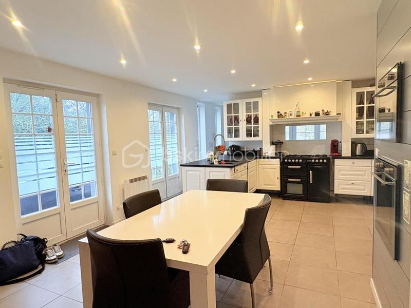 Maison - 147 m² - 7 pièces