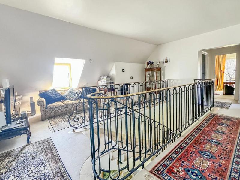 Demeure - 254 m² - 10 pièces