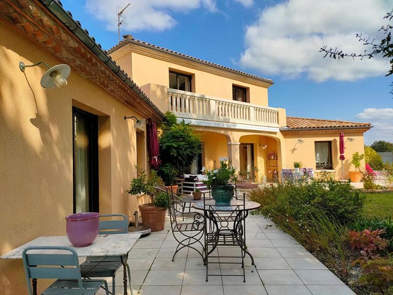 Maison - 236 m² - 8 pièces