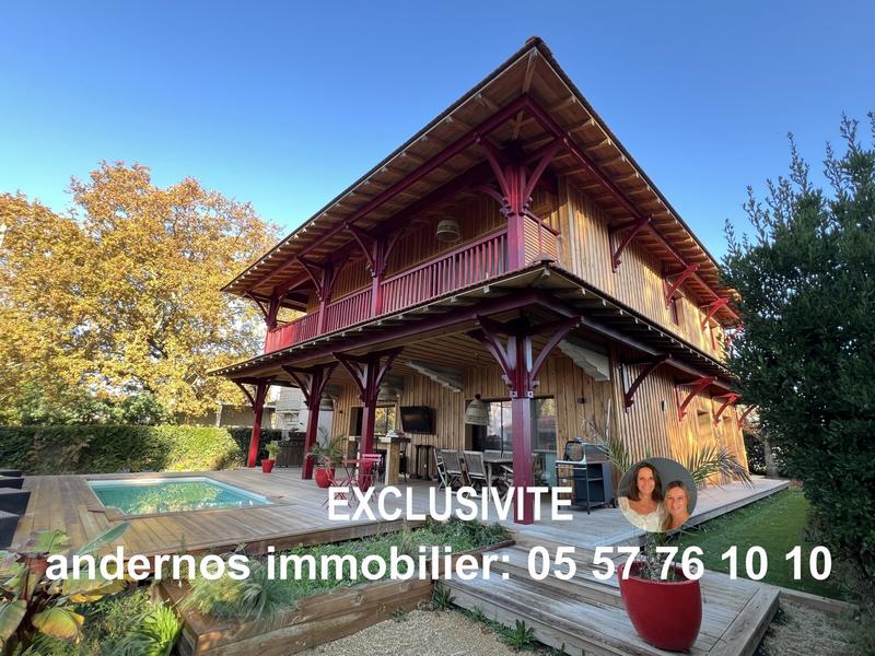 Maison - 233 m² - 7 pièces
