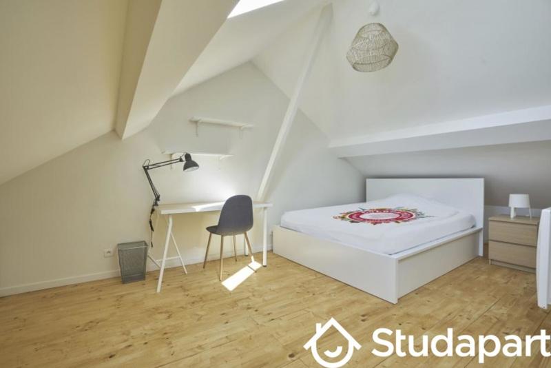 Chambre - 9 m² - 1 pièce