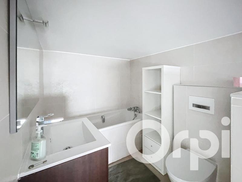 Loft - 110 m² - 3 pièces