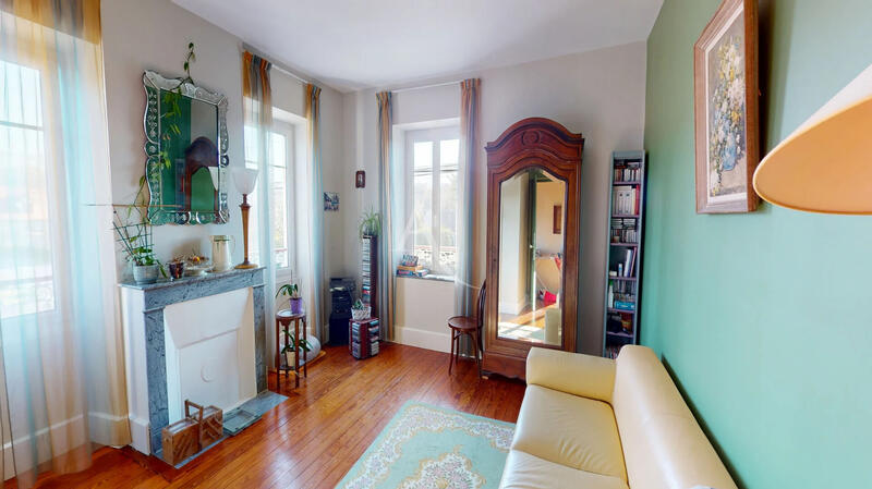 Maison - 180 m² - 7 pièces